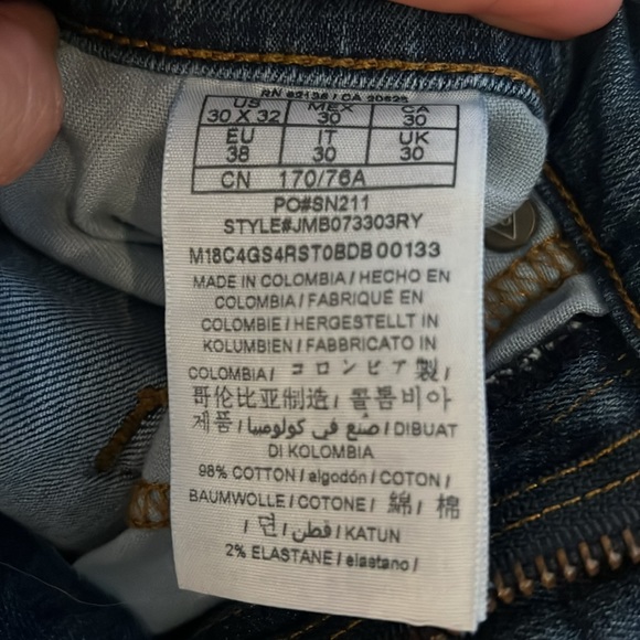 Men’s Guess jeans - Picture 3 of 6